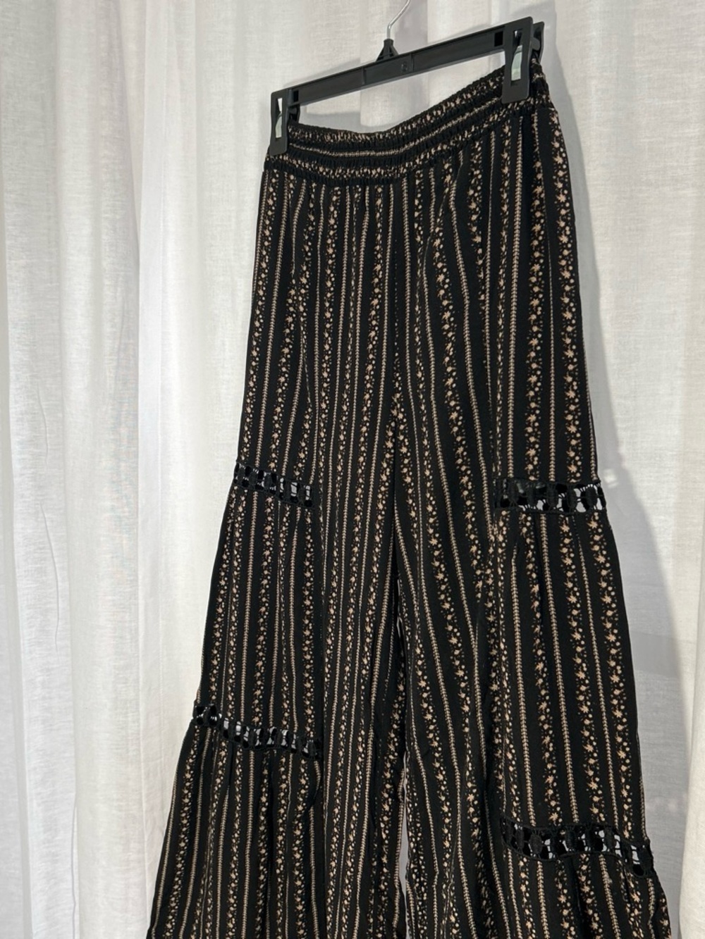 Black Striped Wide-Leg Palazzo Pants with Subtle Tan Pattern - Picture 5 of 7